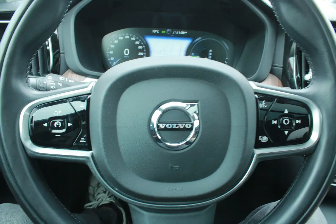 Volvo XC60 снимка Volvo XC60