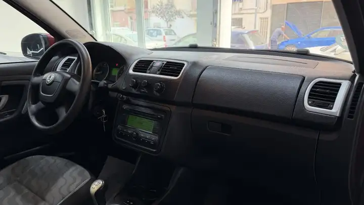 Škoda Fabia 1.2 Young 2010, foto 4