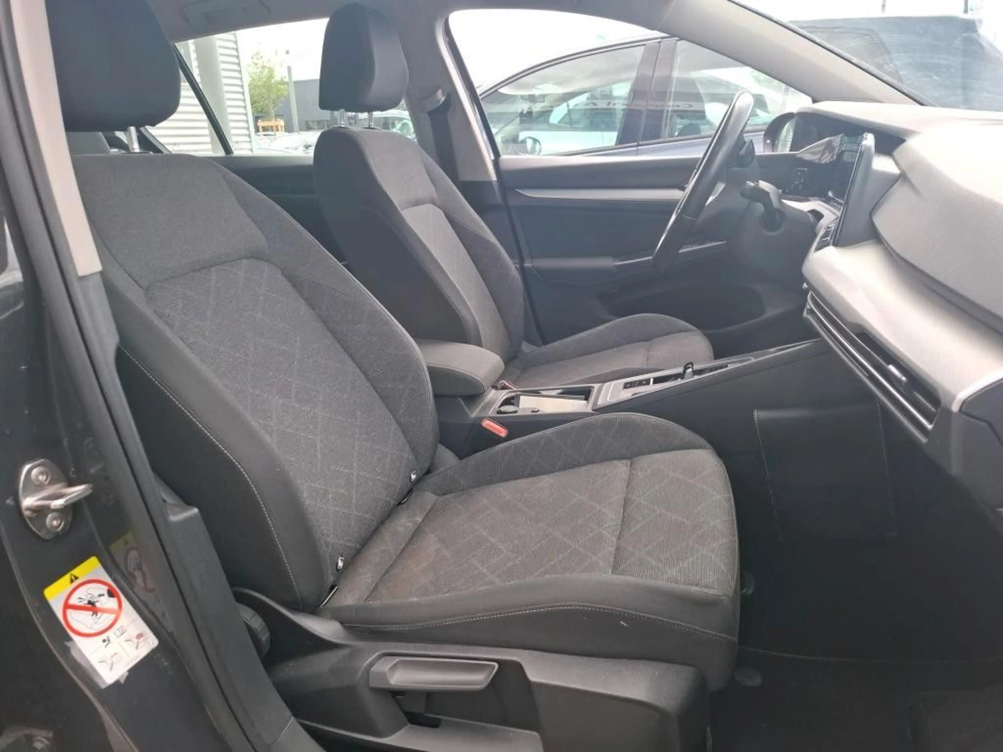 Volkswagen Golf VIII Lim. Life — photo 4