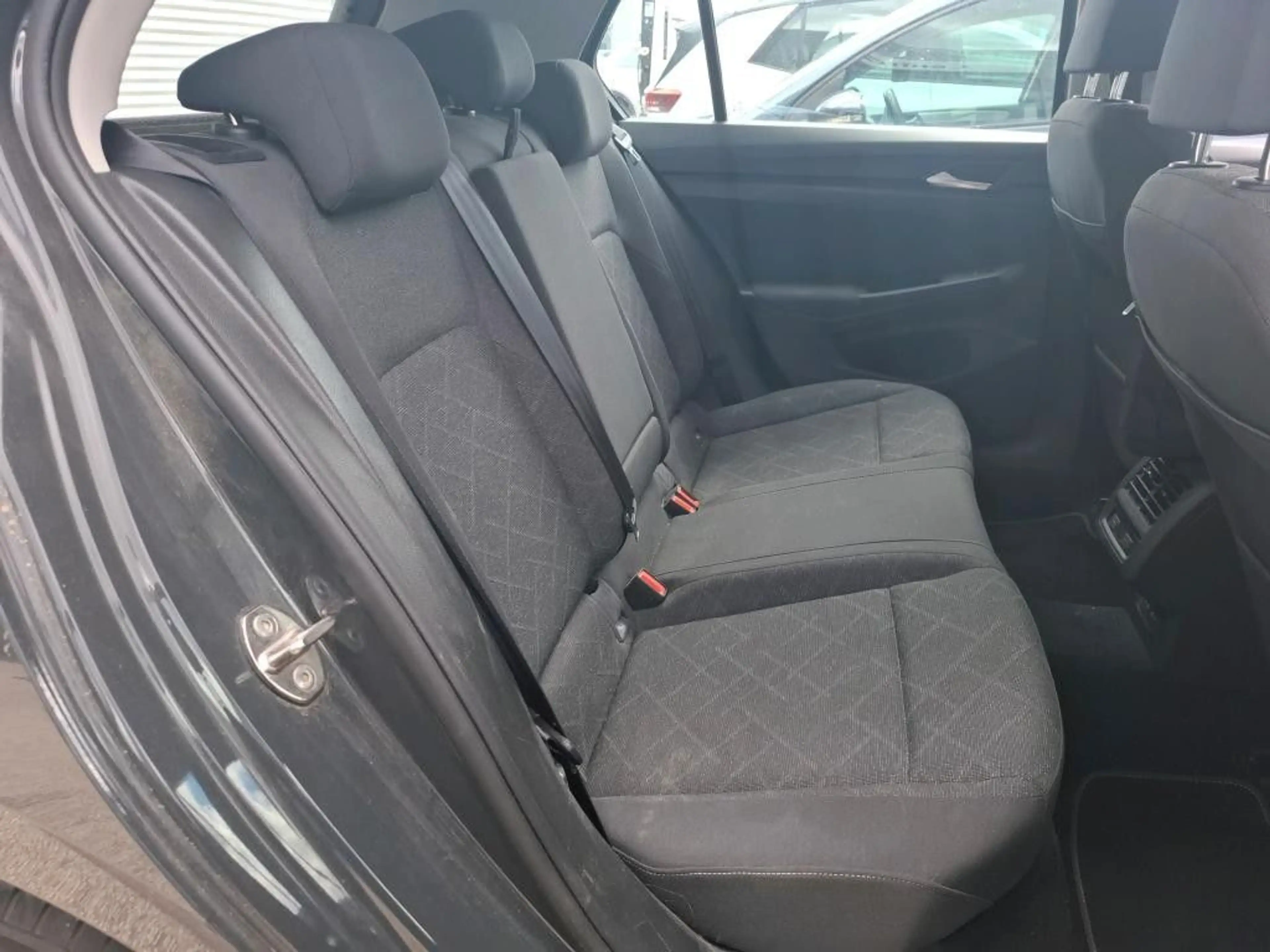 Volkswagen Golf VIII Lim. Life — photo 5
