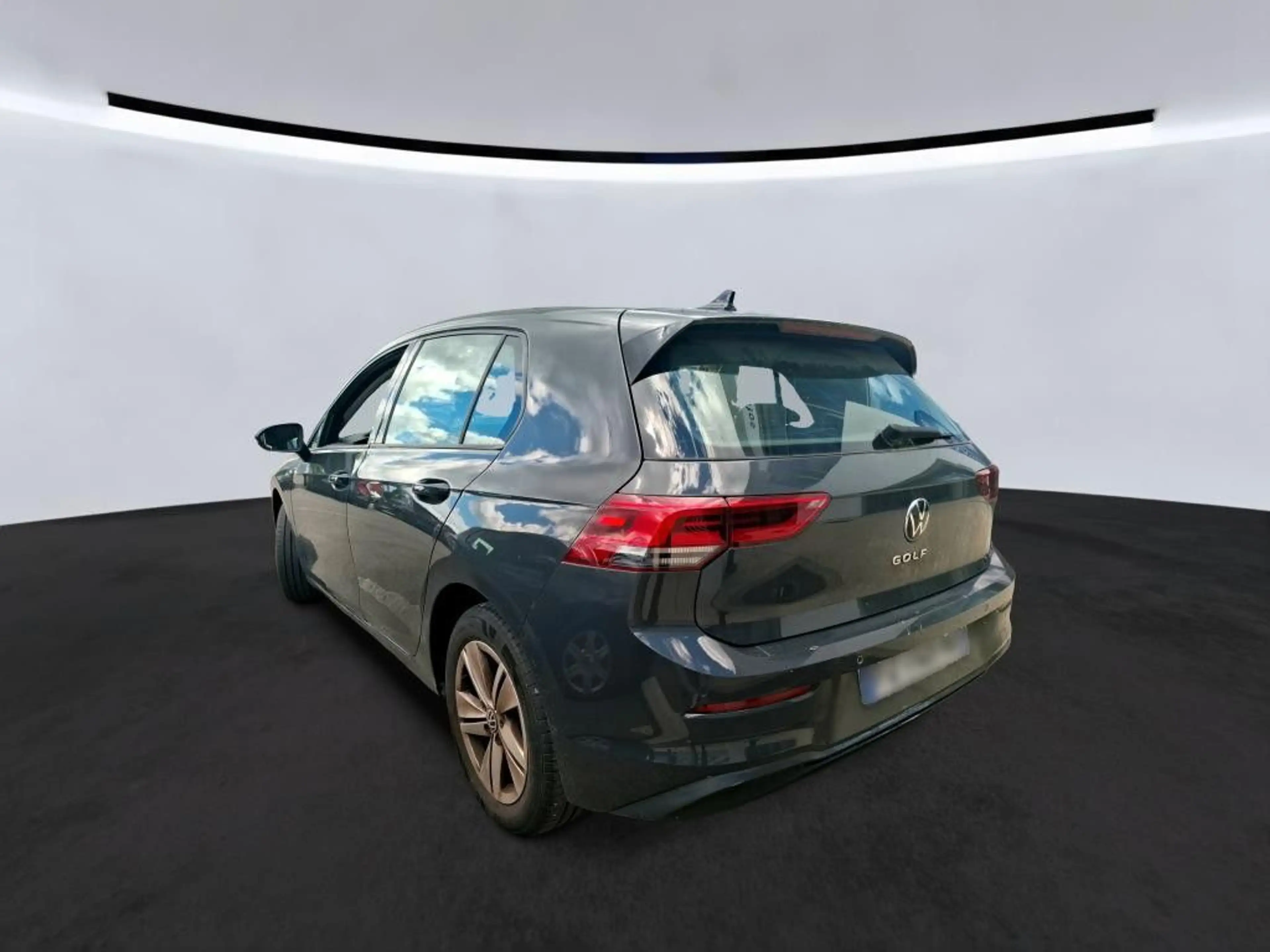 Volkswagen Golf VIII Lim. Life — photo 3