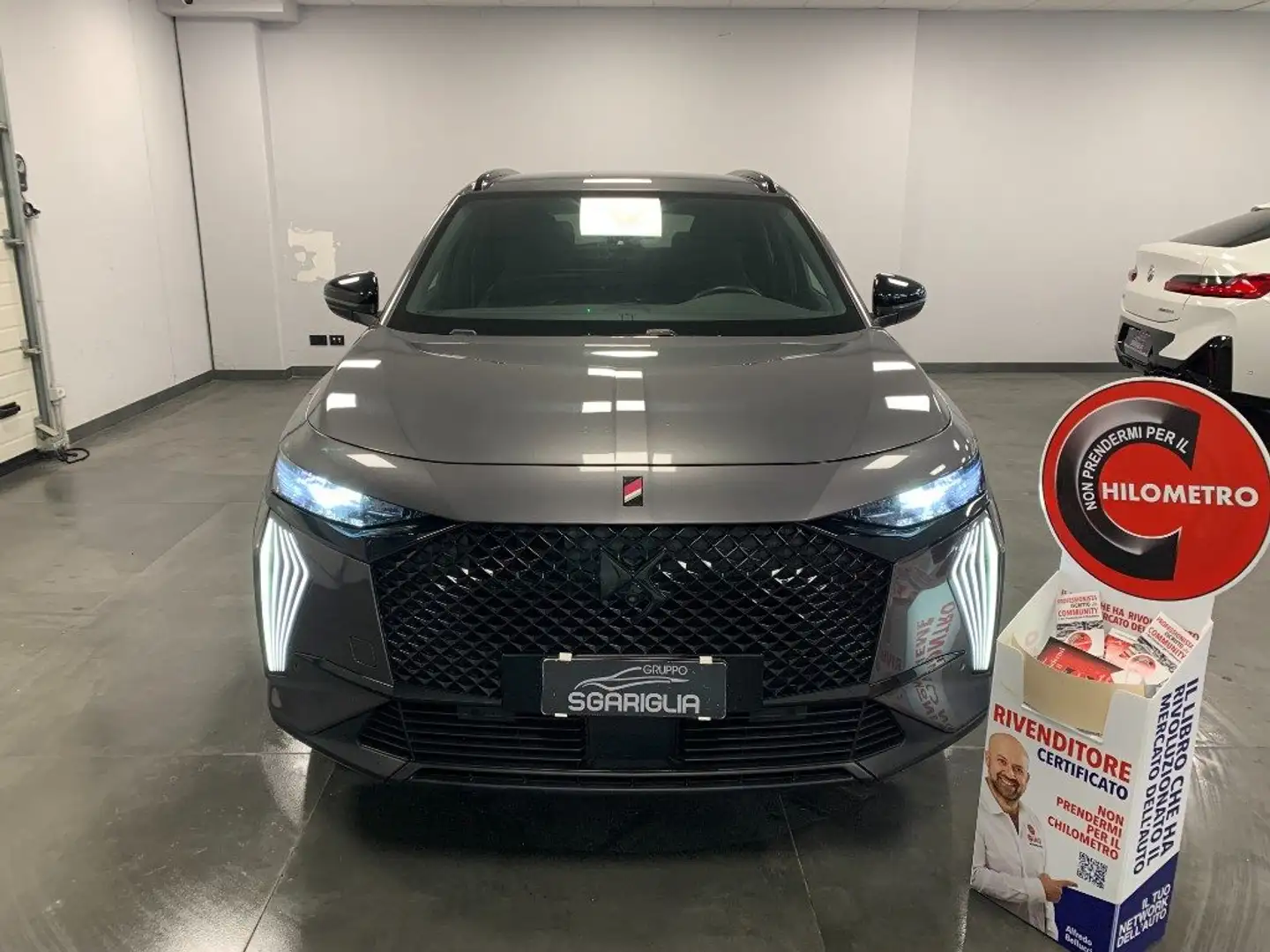 DS Automobiles DS 7 Performance Line + STRAFULL 1.5 BlueHDi AUTOMATICO Gris - 2