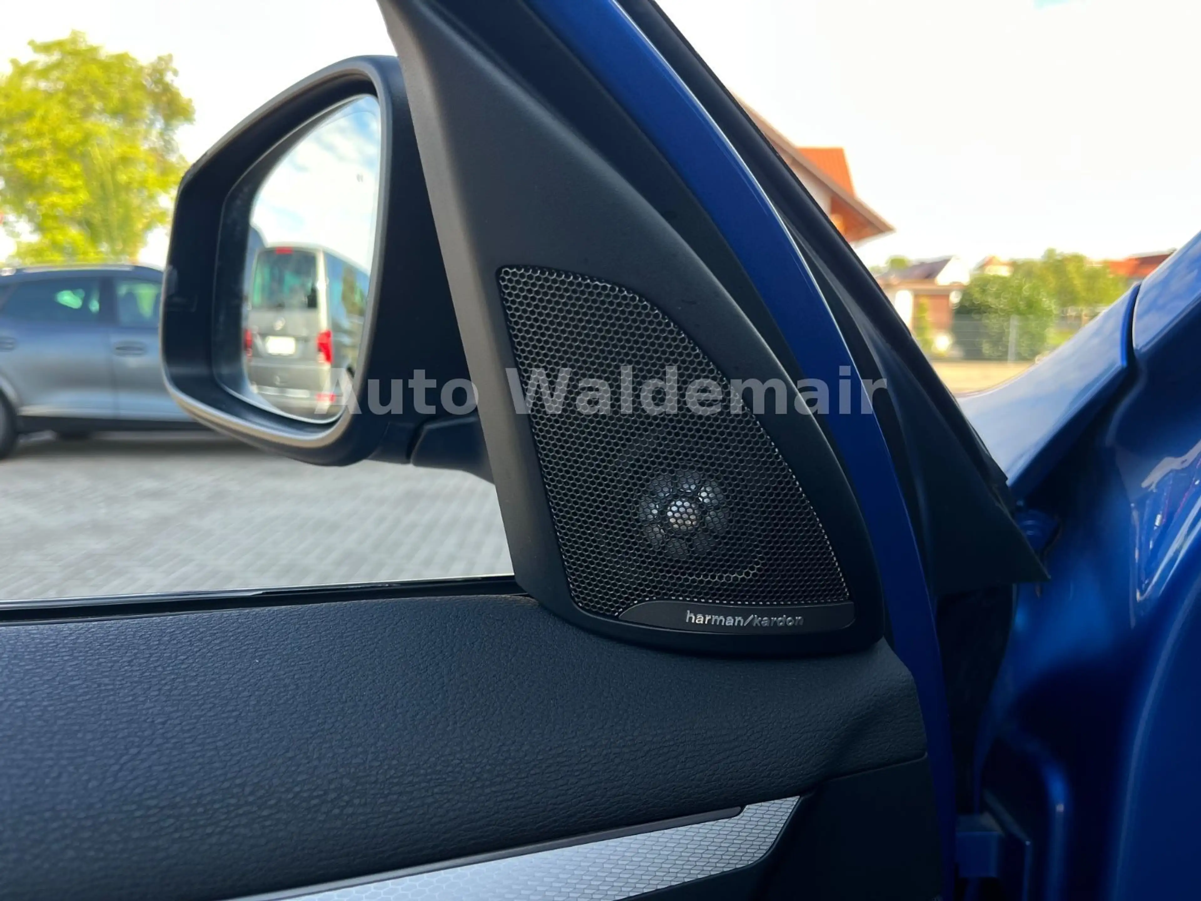 BMW X1 xDrive 20 i M Sport HUD Navi Pano Sound — photo 5