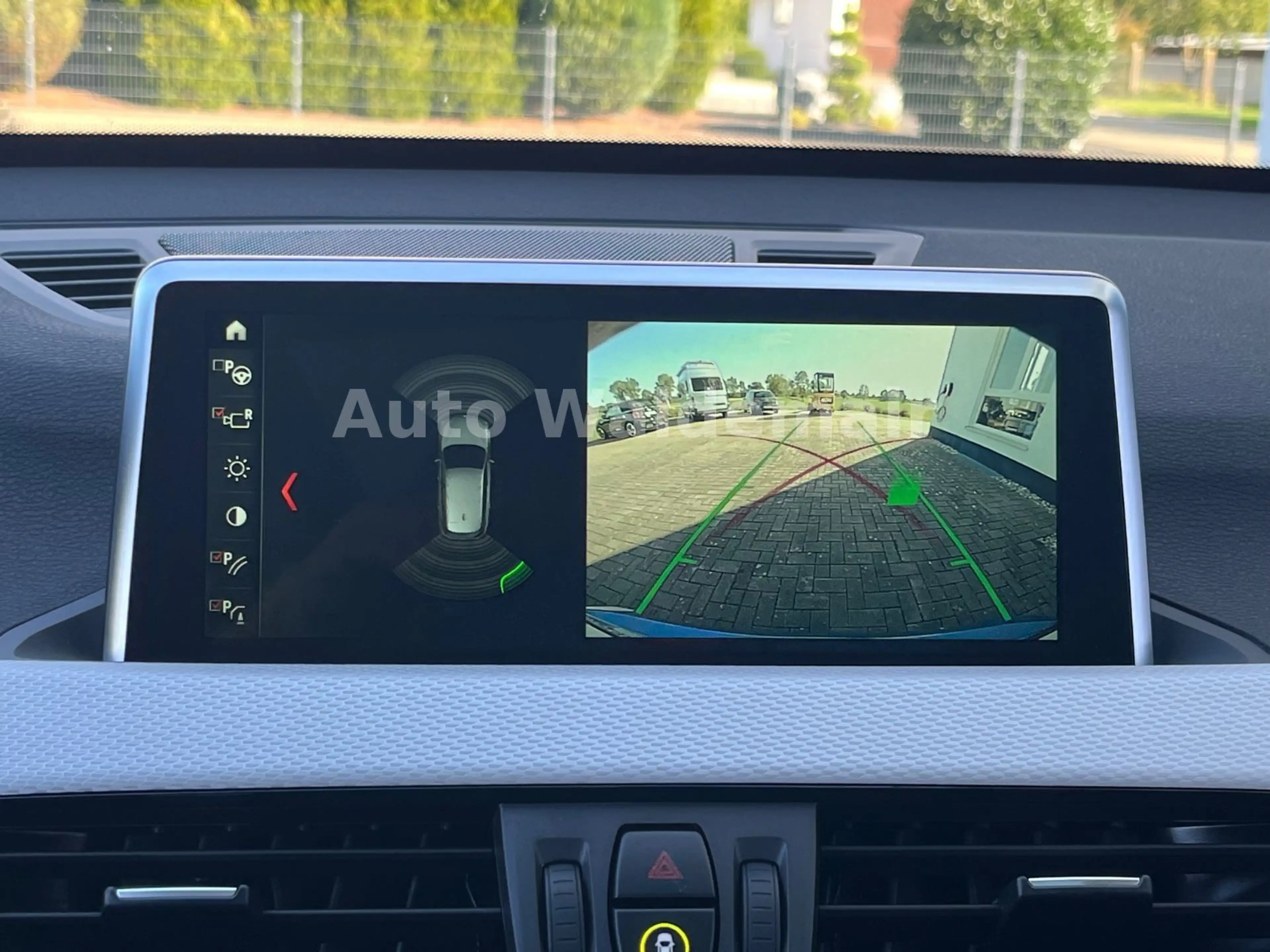 BMW X1 xDrive 20 i M Sport HUD Navi Pano Sound — photo 10