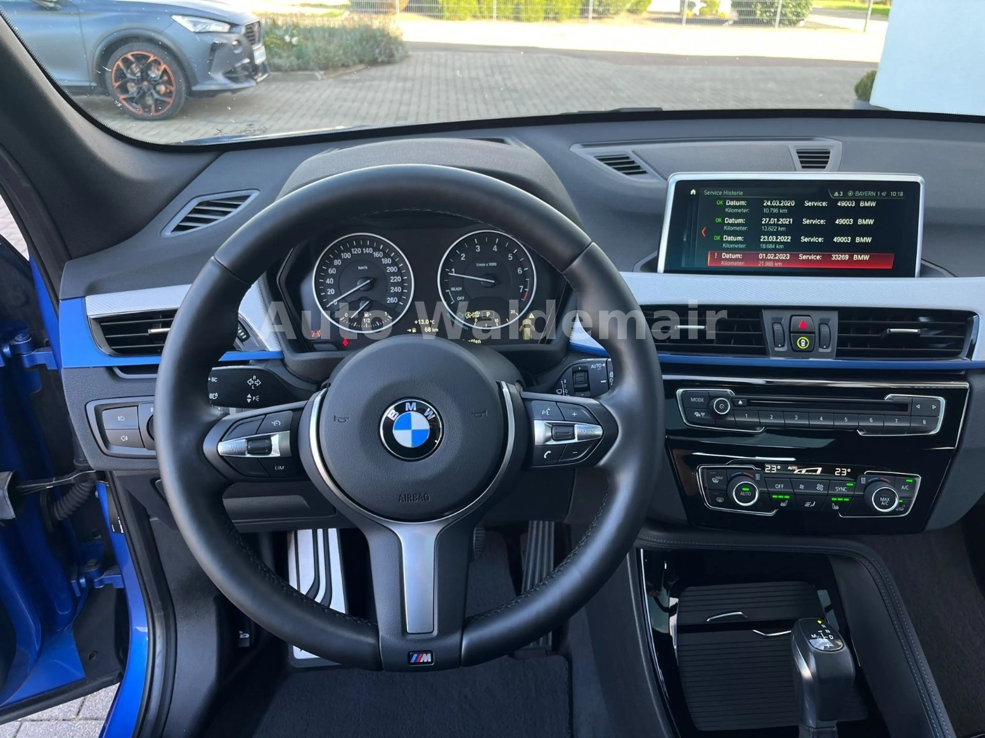 BMW X1 xDrive 20 i M Sport HUD Navi Pano Sound — photo 14