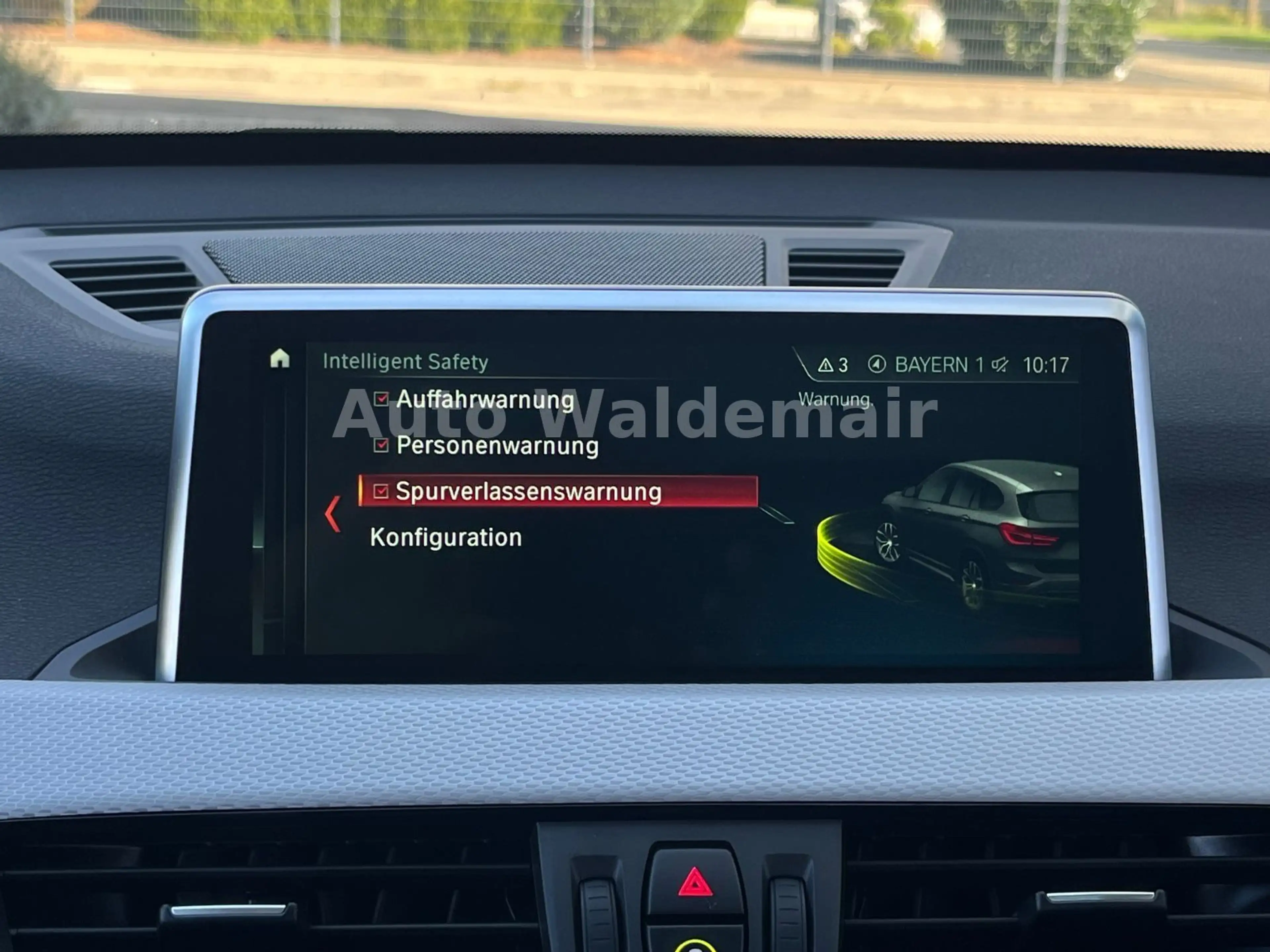 BMW X1 xDrive 20 i M Sport HUD Navi Pano Sound — photo 13