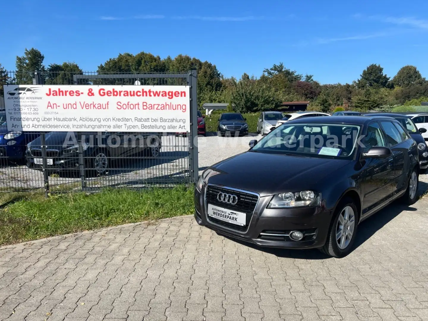 Audi A3 Sportback 1.2 TFSI Attraction Grau - 1