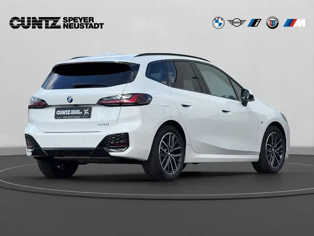 BMW 2 Series view 6