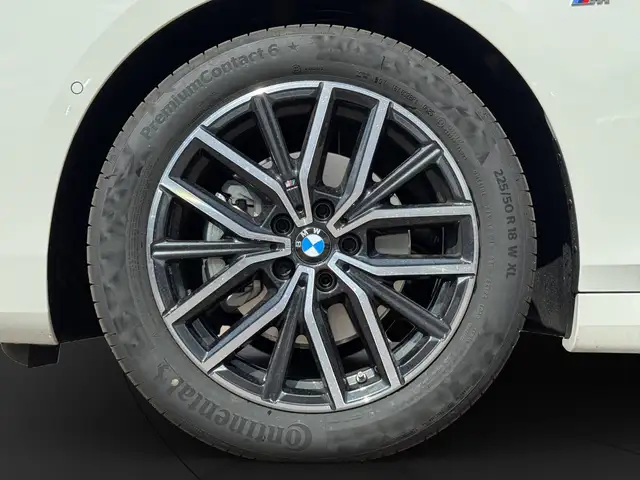 BMW 2 Series view 10
