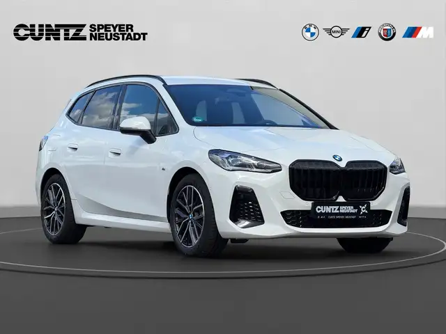 BMW 2 Series view 4