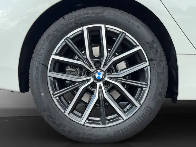 BMW 2 Series view 12