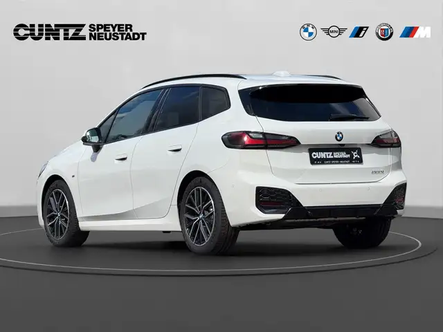 BMW 2 Series view 8