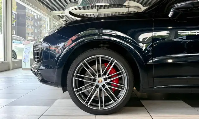 Porsche Cayenne view 2