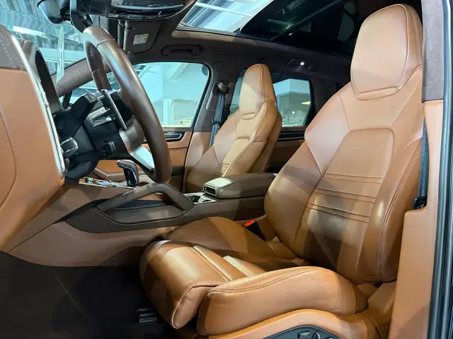 Porsche Cayenne view 10