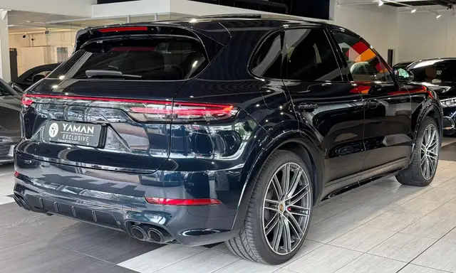 Porsche Cayenne view 5