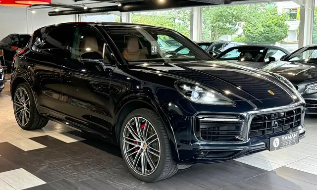 Porsche Cayenne view 4