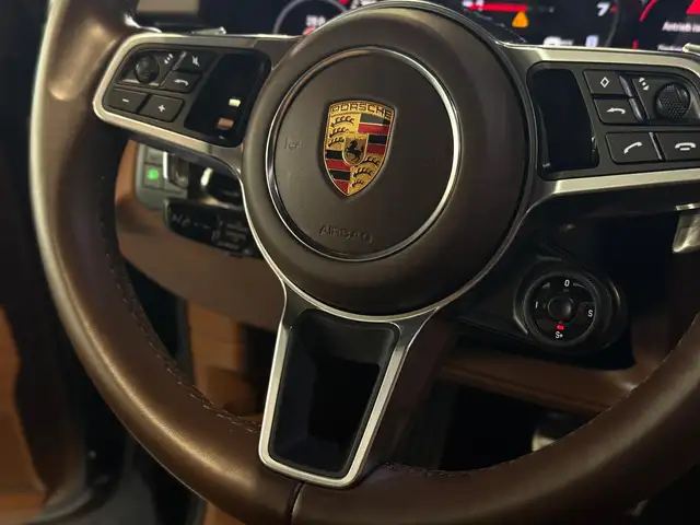 Porsche Cayenne view 14