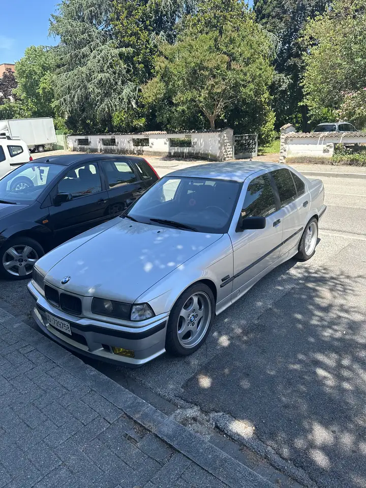 BMW 320i c/abs cat., foto 4