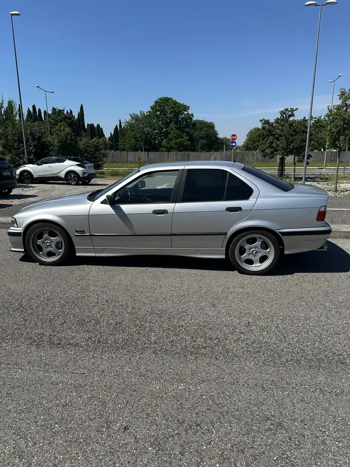 BMW 320i c/abs cat., foto 1