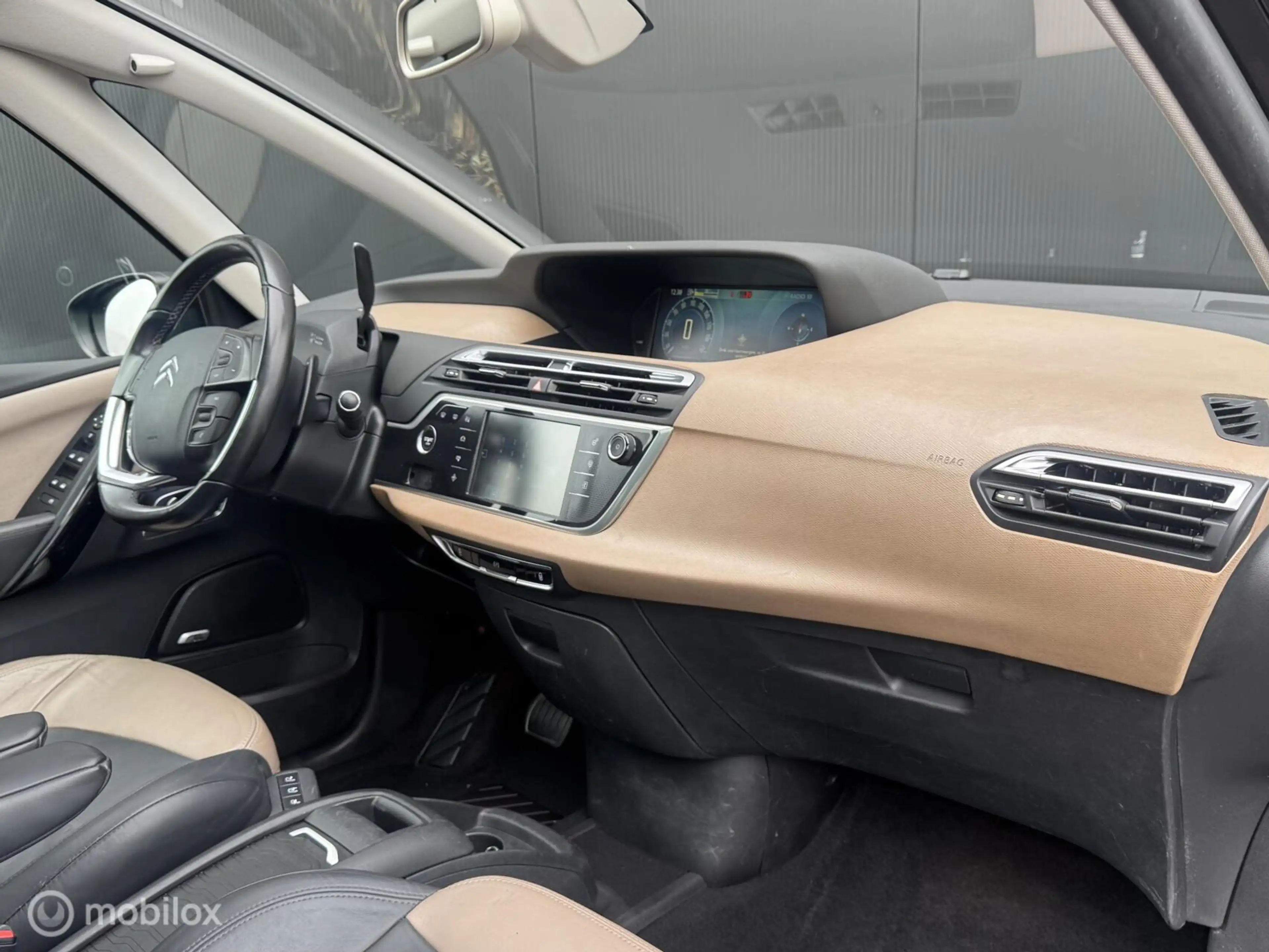 Citroen Grand C4 Picasso 1.6 e-THP Exclusive — photo 8