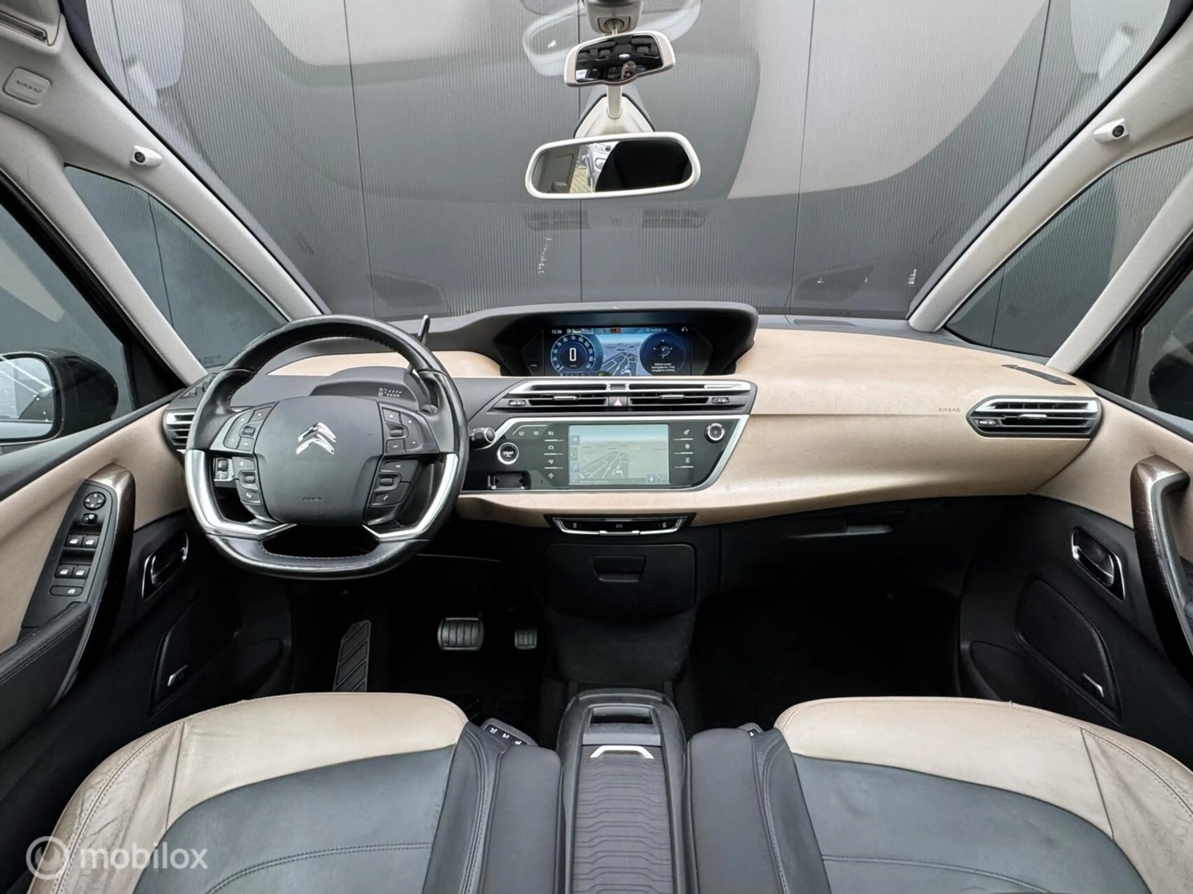 Citroen Grand C4 Picasso 1.6 e-THP Exclusive — photo 6