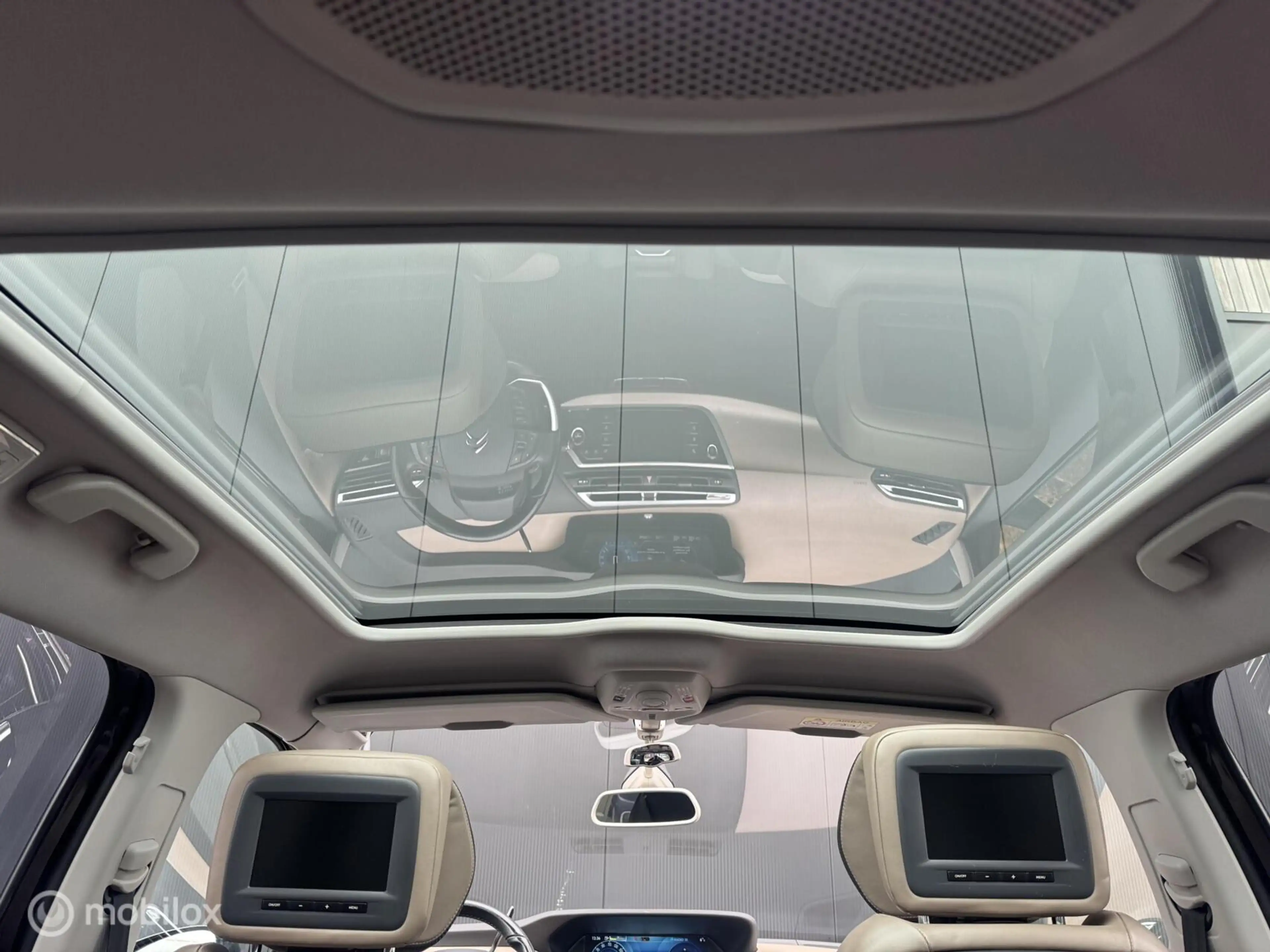 Citroen Grand C4 Picasso 1.6 e-THP Exclusive — photo 12
