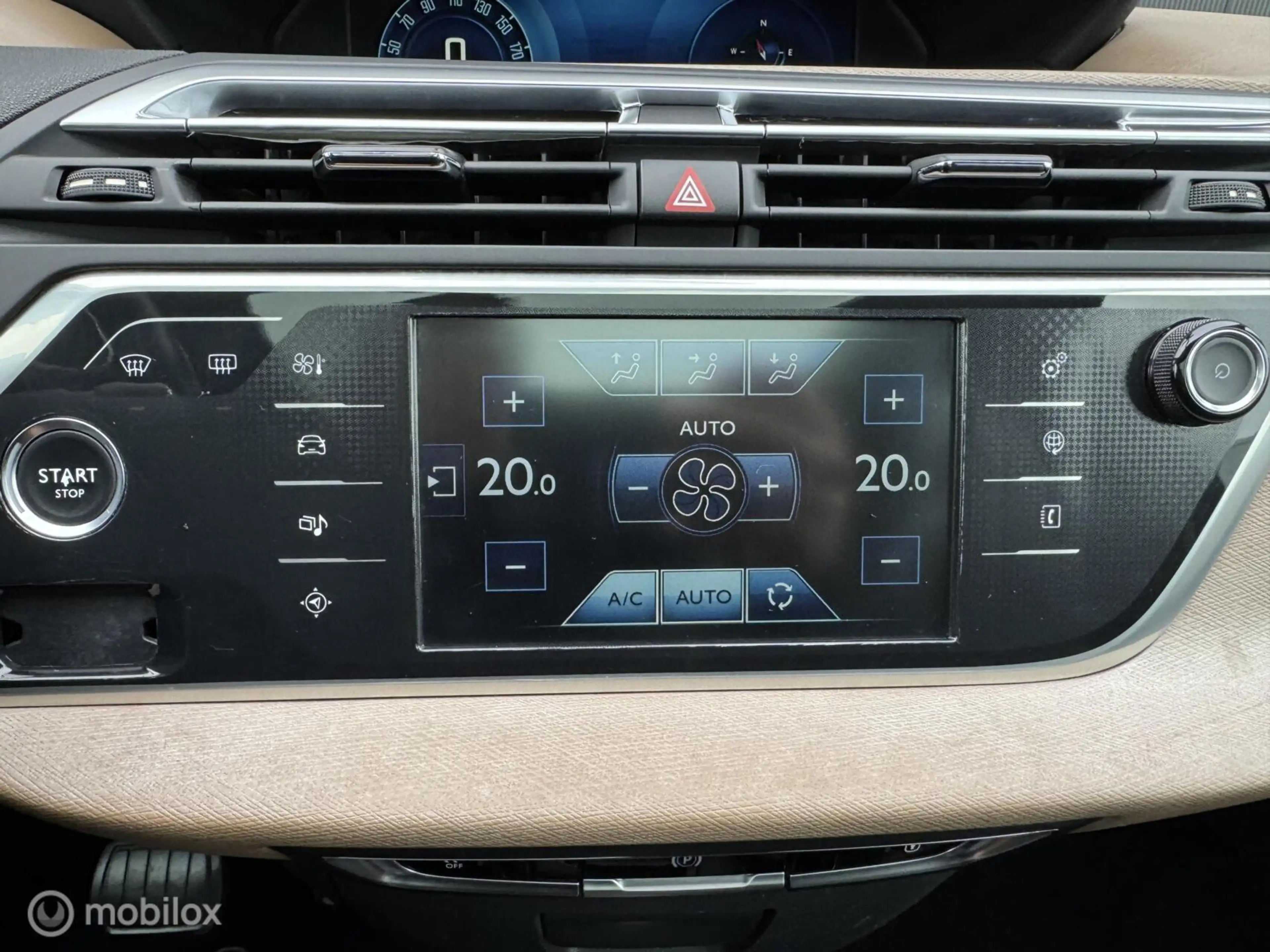Citroen Grand C4 Picasso 1.6 e-THP Exclusive — photo 14