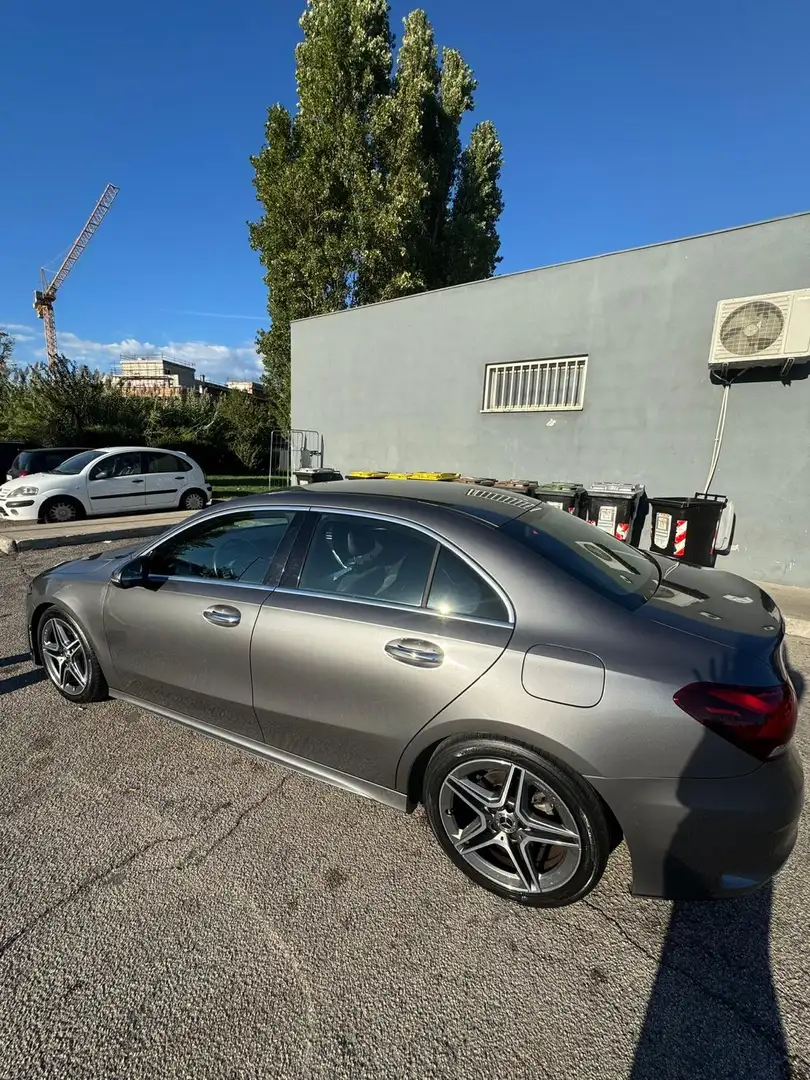 Mercedes-Benz A 180 d Premium Sedan Automatica Grigio - 1