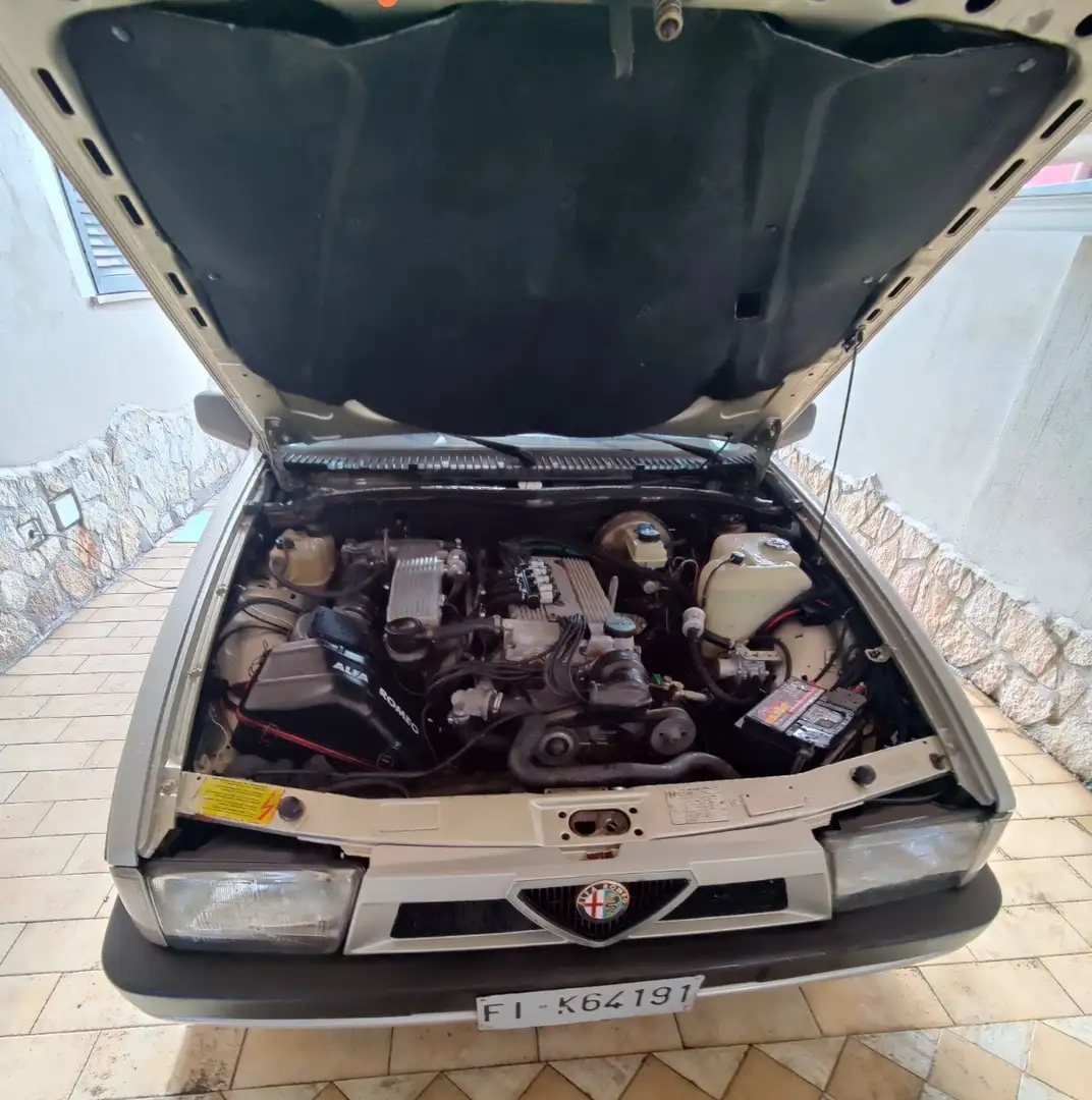 Alfa Romeo 75 2.0i ts - 1