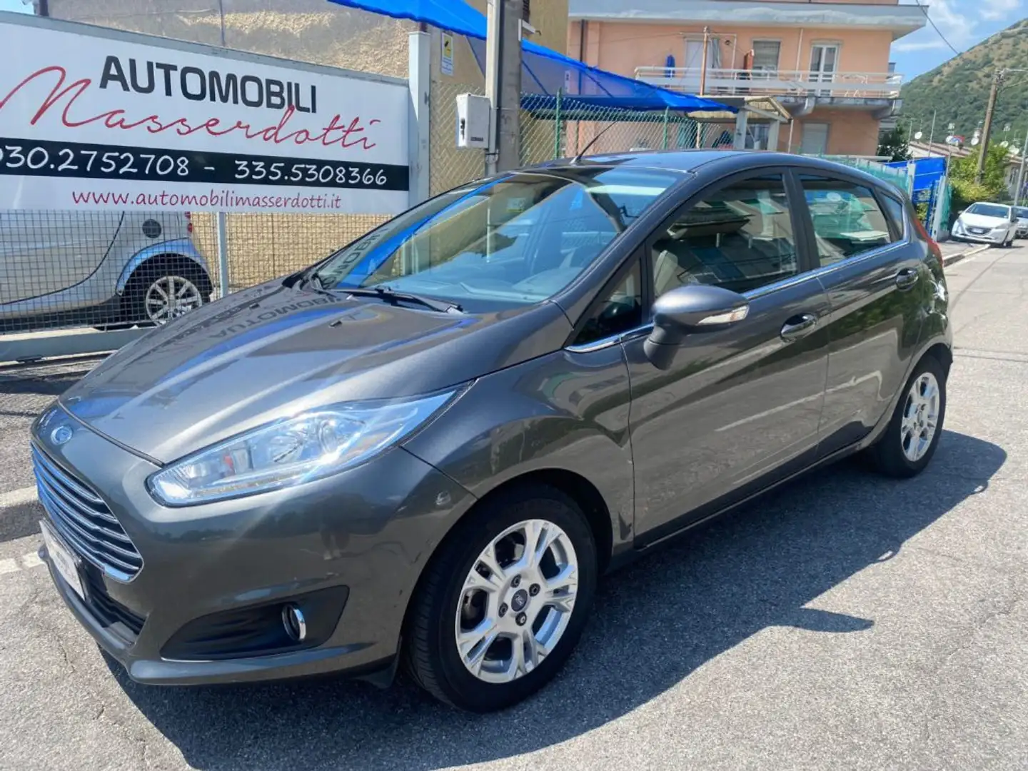 Ford Fiesta Plus 1.5 TDCi 95CV 5 porte EURO 6/B Gris - 1