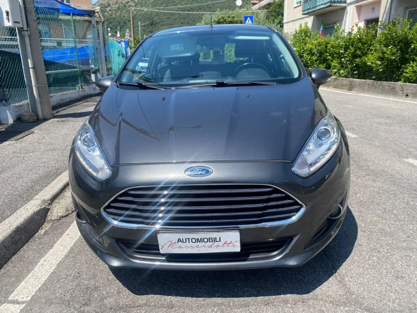 Ford Fiesta Plus 1.5 TDCi 95CV 5 porte EURO 6/B Gris - 2