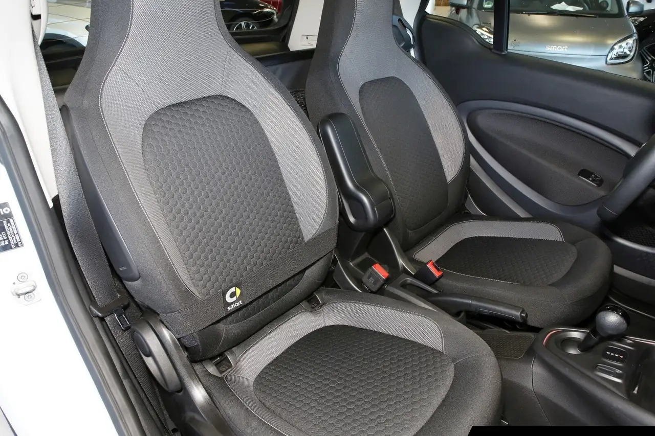 smart forTwo 2024 — фото 10