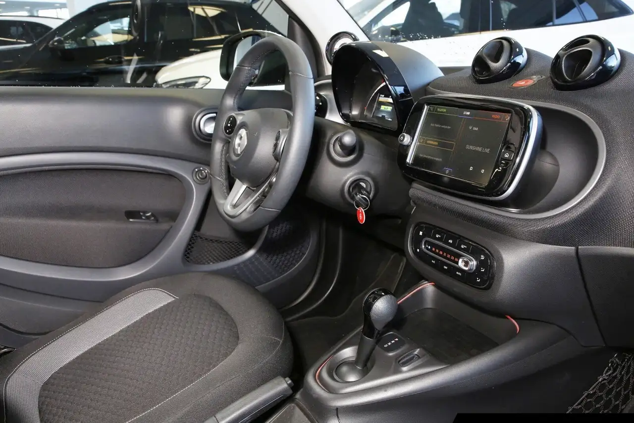 smart forTwo 2024 — фото 16