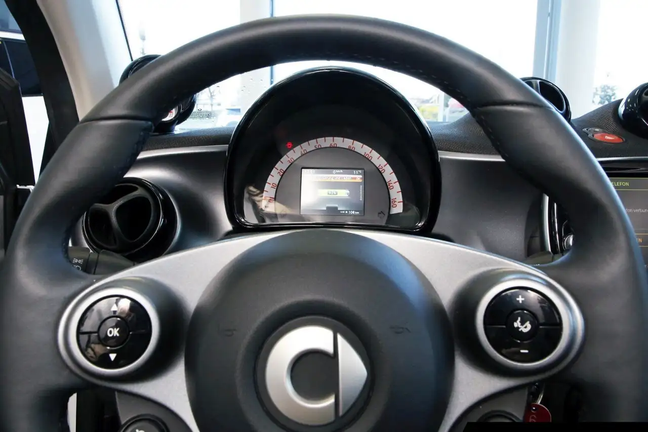 smart forTwo 2024 — фото 13