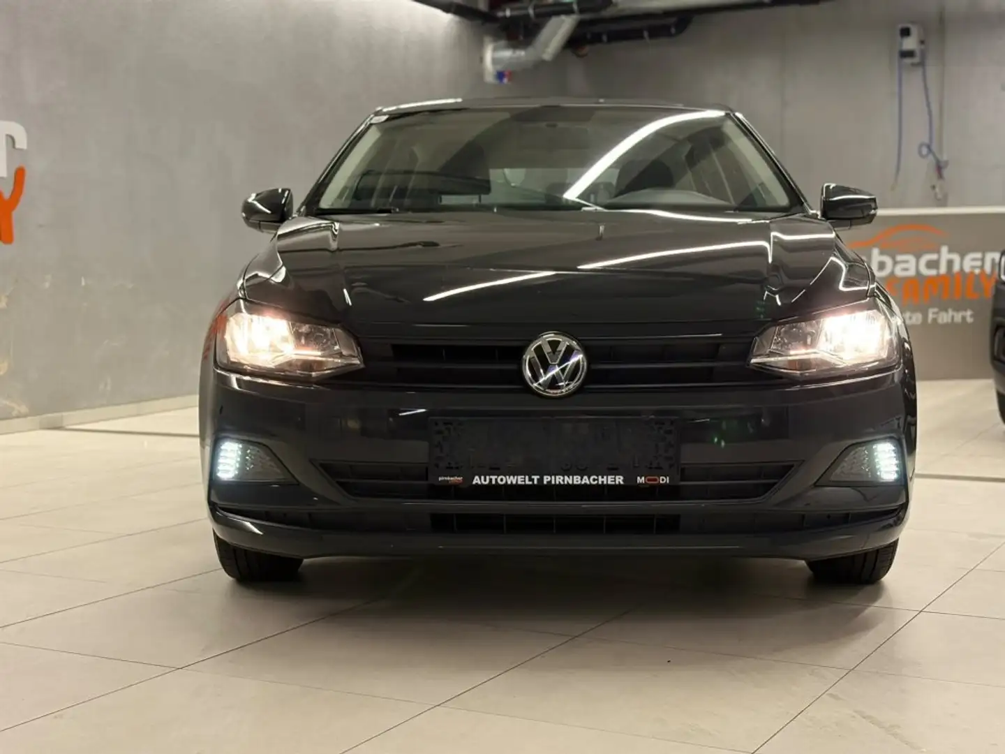 Volkswagen Polo 1,0 Austria Edition Grau - 2