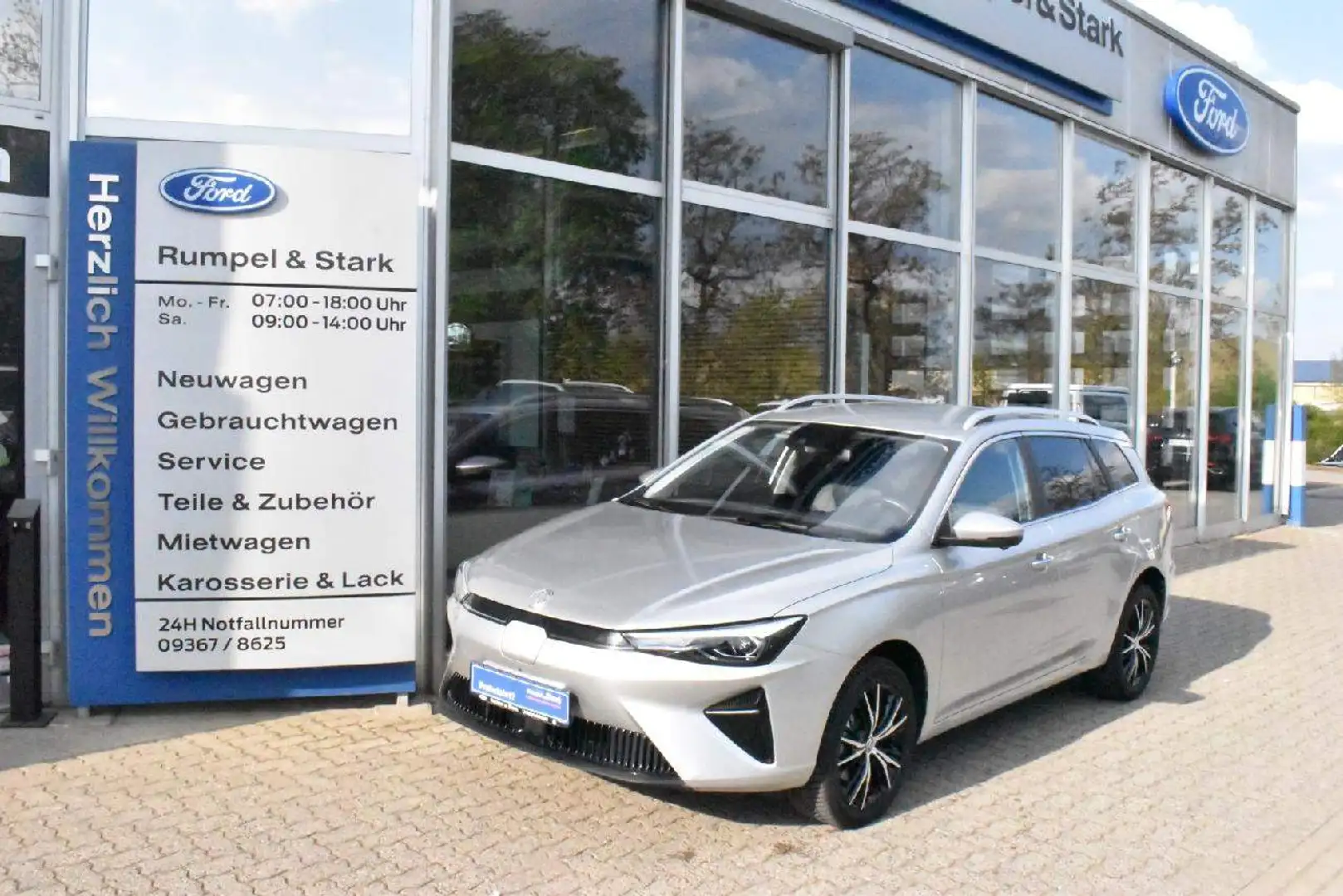 MG MG5 Luxury Silber - 1