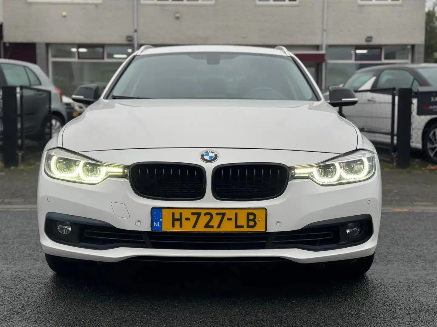 BMW 318 3-serie Touring 318i High Executive/Automaat/Navig Weiß - 2