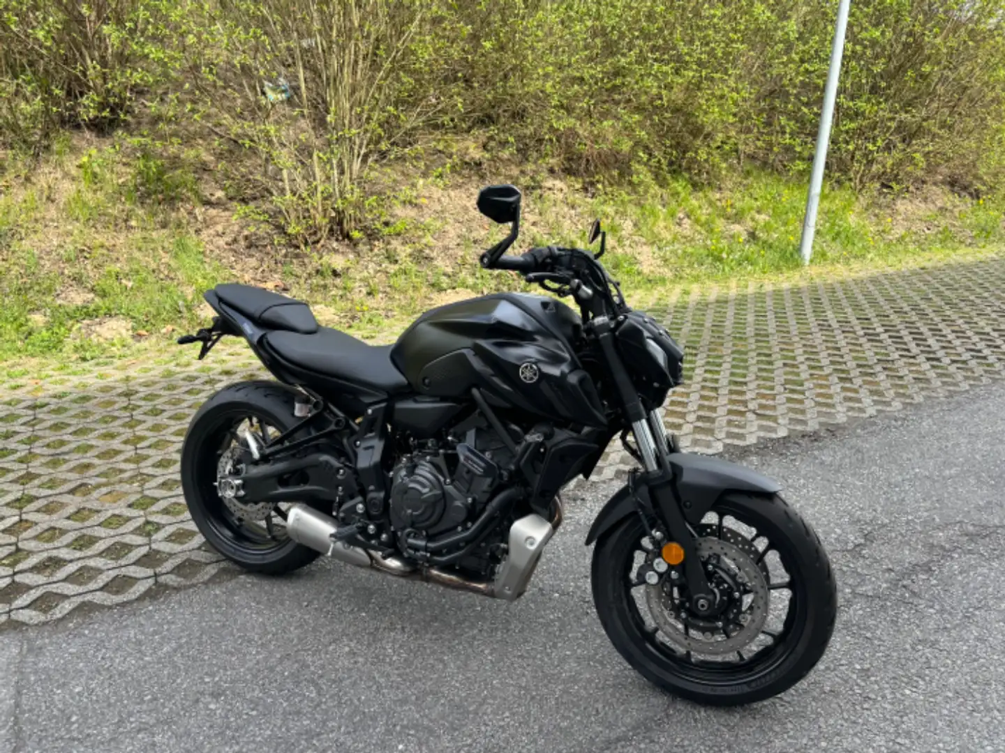 Yamaha MT-07 MT 07 Noir - 2