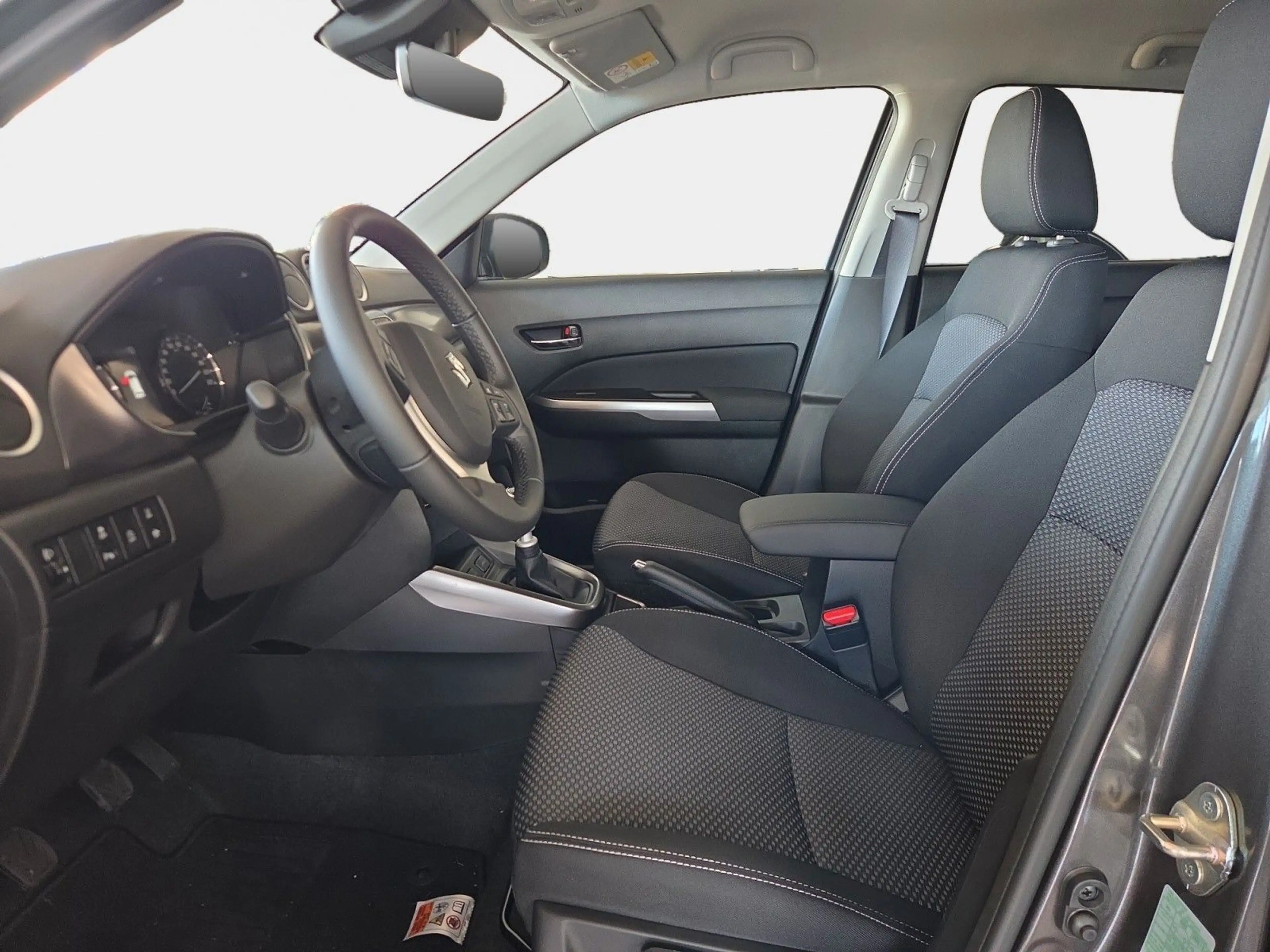Suzuki Vitara 1.4 Mild-Hybrid Comfort — photo 9