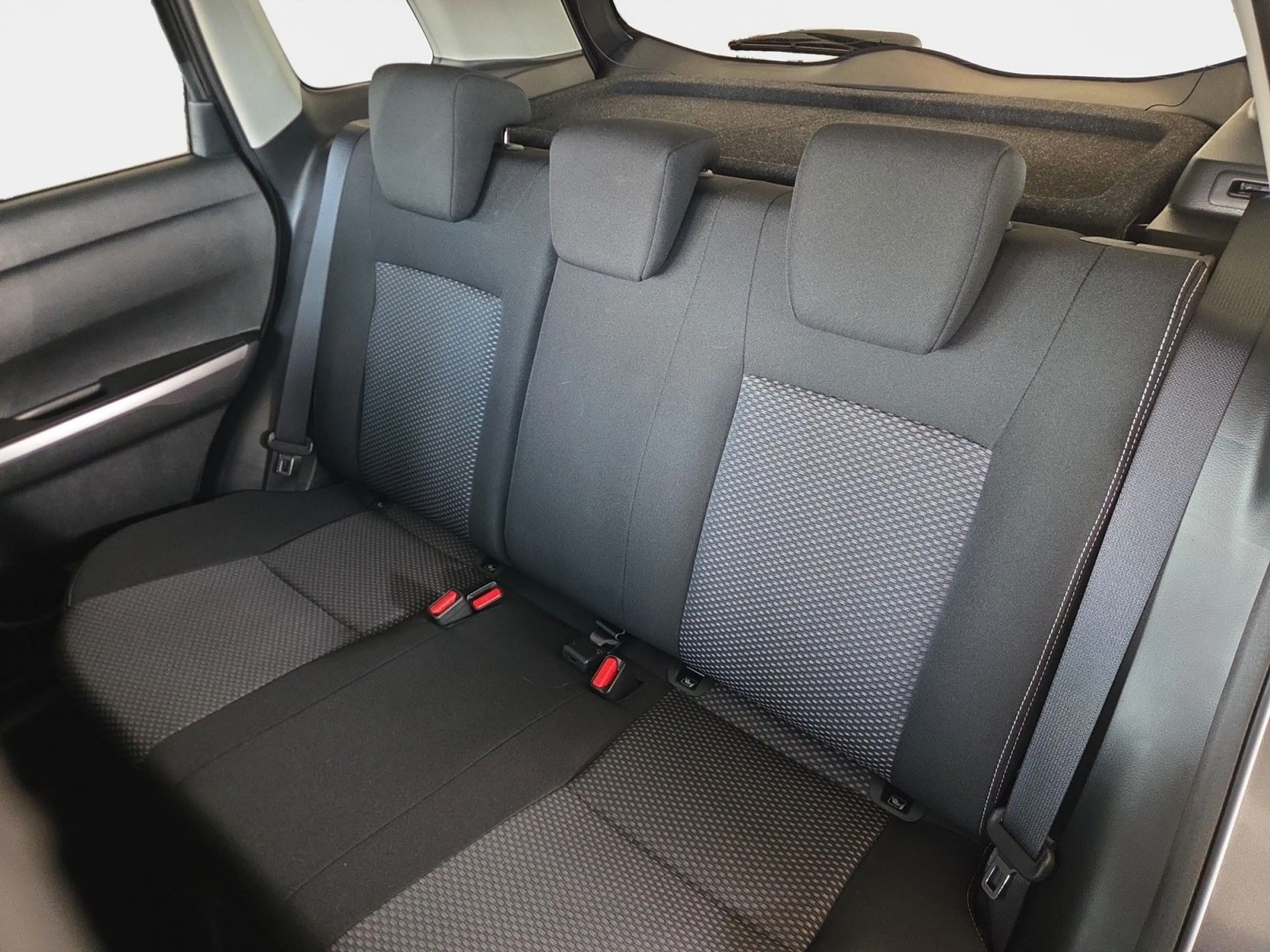 Suzuki Vitara 1.4 Mild-Hybrid Comfort — photo 14