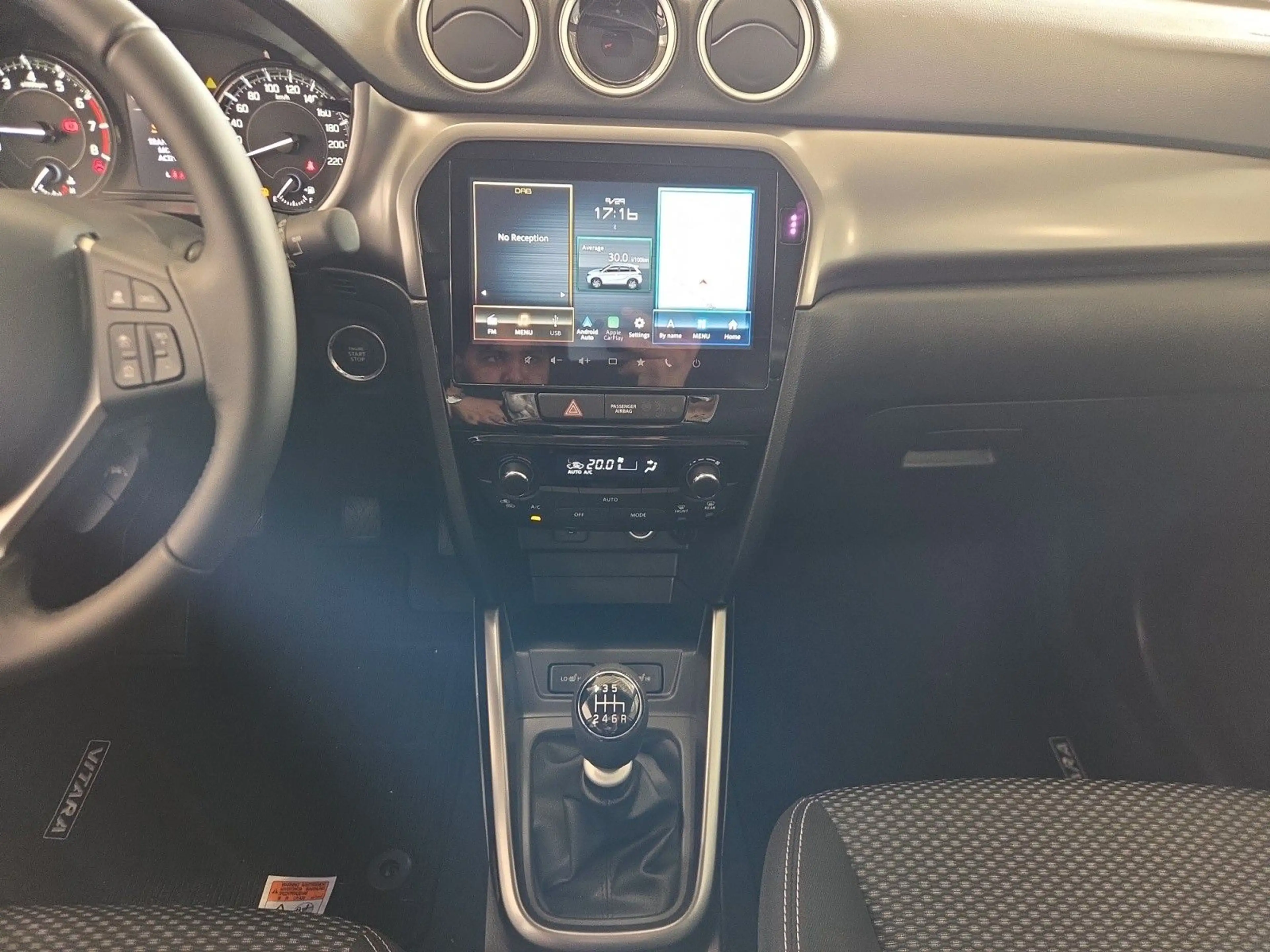 Suzuki Vitara 1.4 Mild-Hybrid Comfort — photo 13