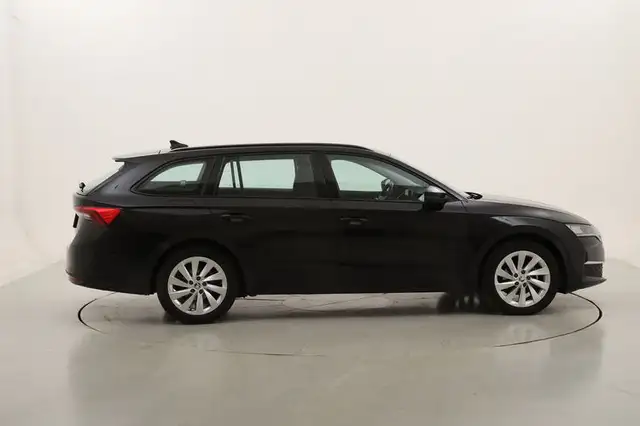 Skoda Octavia view 6