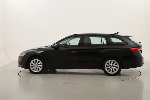 Skoda Octavia view 2