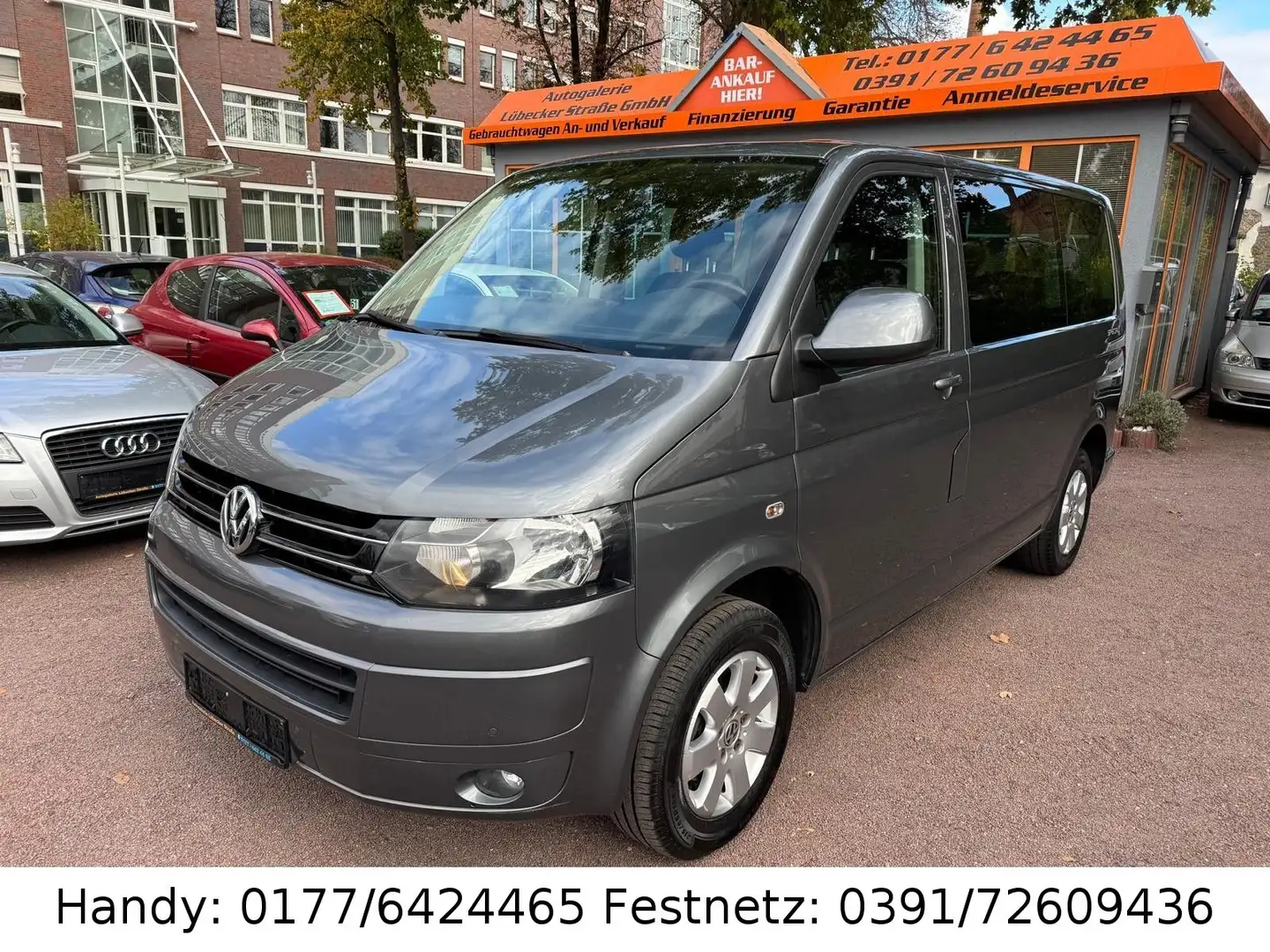 Volkswagen T5 Transporter T5 Multivan Special AUTOMATIK/2.HAND/NAVI/SHZ/PD Grau - 1