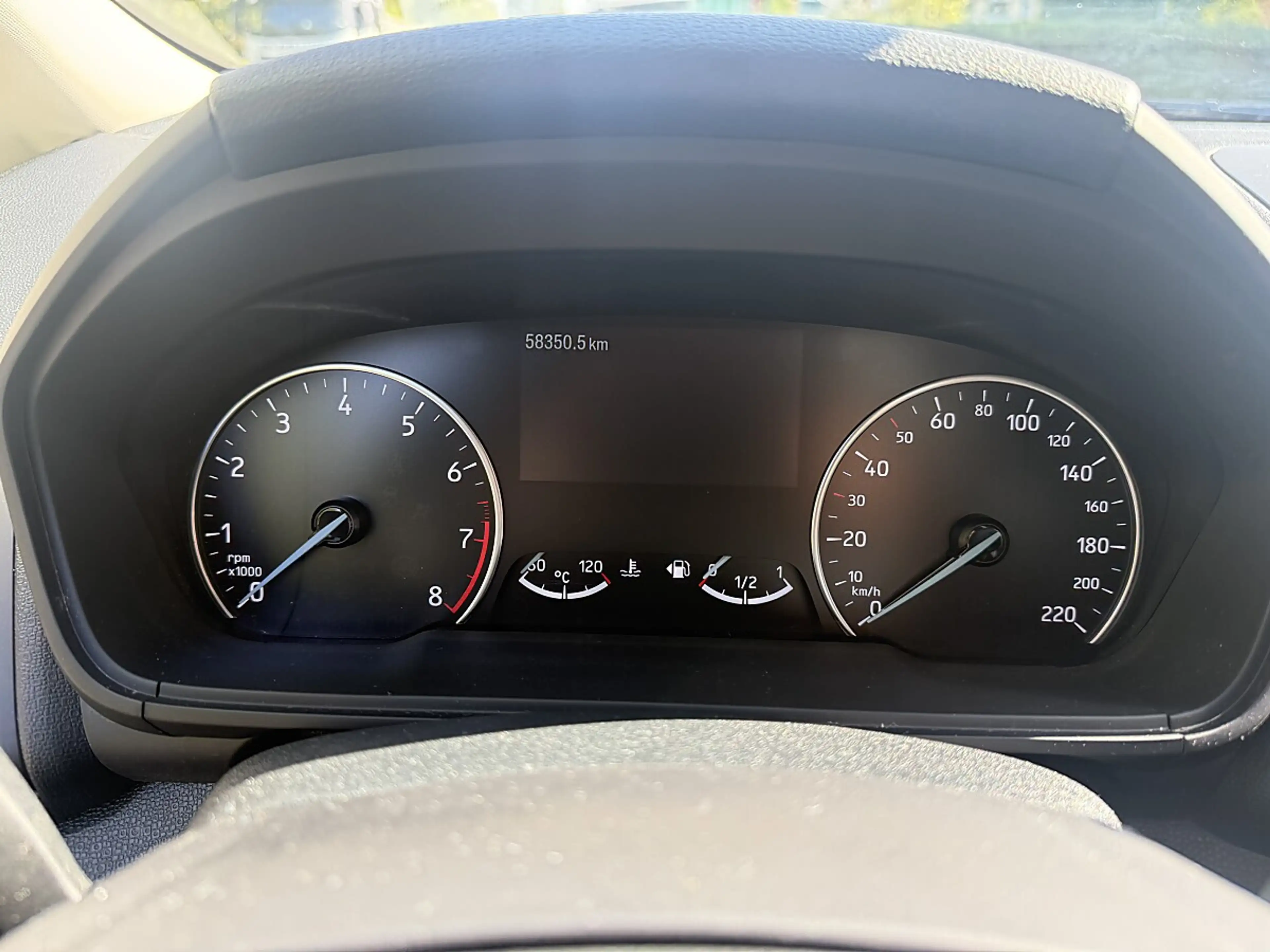 Ford EcoSport 1,0 EcoBoost Titanium — photo 12