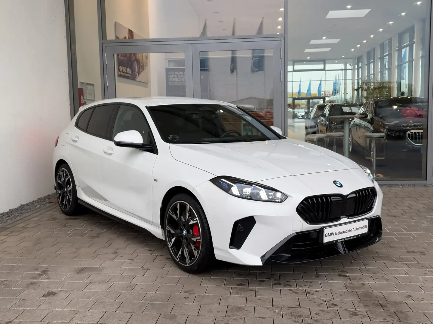 BMW 120 M Sportpaket HUD.H/K.Park+.AHK.DriveA.LED.SH Weiß - 2