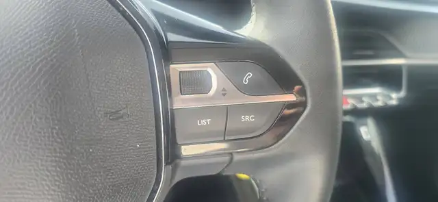 Peugeot 208 view 15