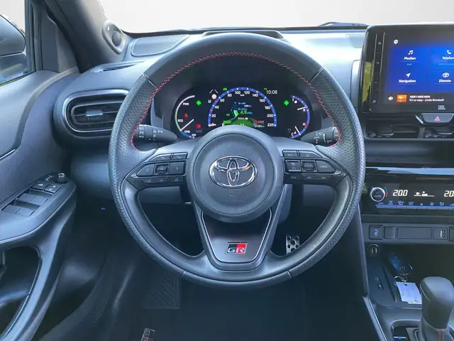 Toyota Yaris Cross view 10