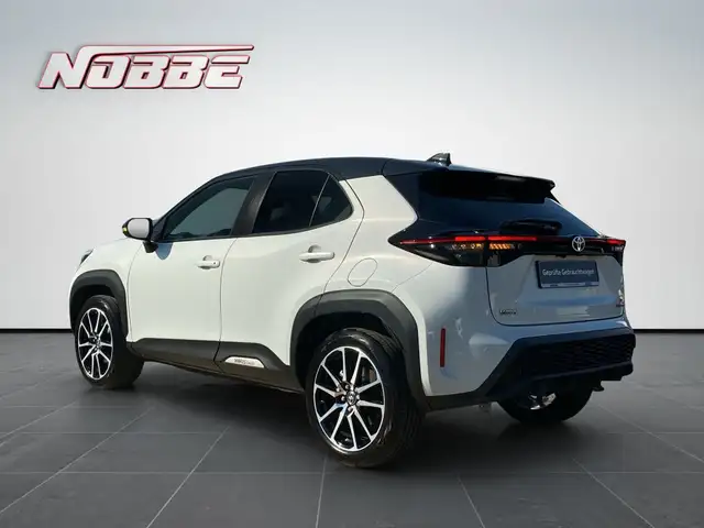 Toyota Yaris Cross view 3