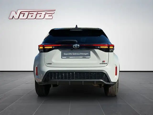 Toyota Yaris Cross view 4
